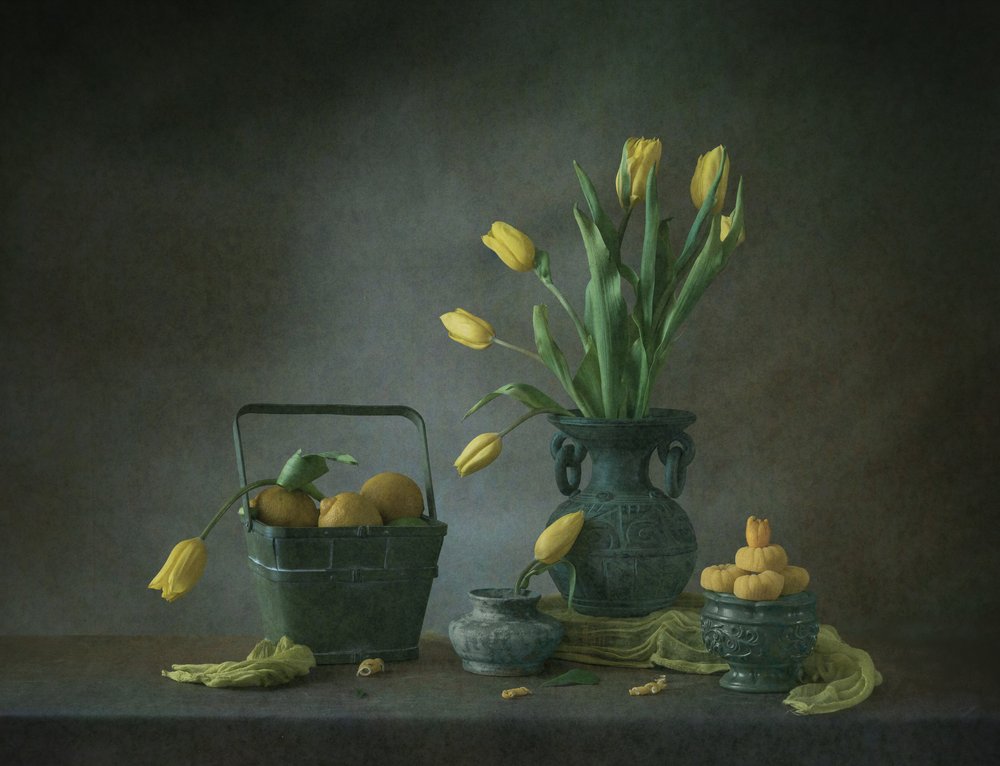 Tulipanes dorados y limones de May G