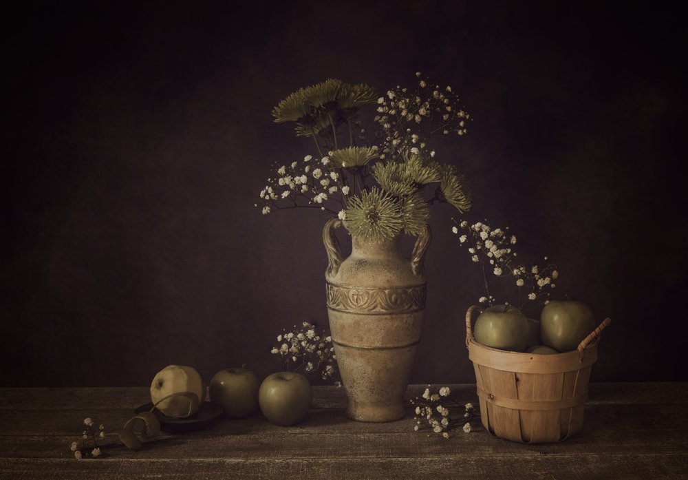Naturaleza muerta con manzana verde de May G