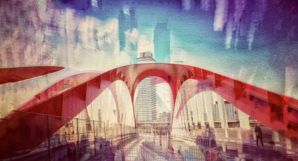 Reflejos en el puente de una ciudad llena de vida de Molly Fu APA