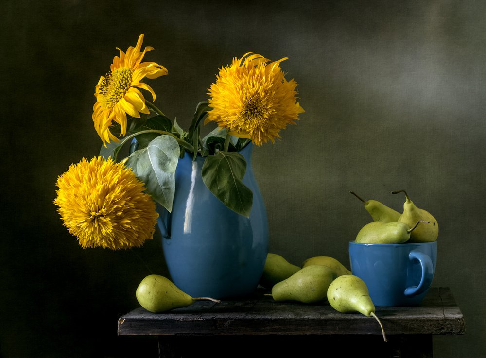Flores y peras de la cosecha de Olga Aleksandrovna