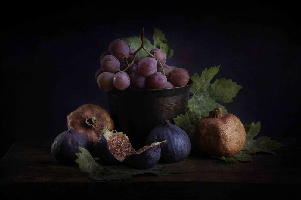Naturaleza muerta con frutas de colores vivos de Ramiz Sahin