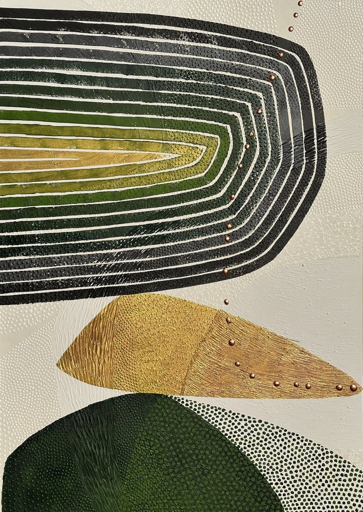 Formas abstractas en tonos dorados y verdes de SAN STARLING