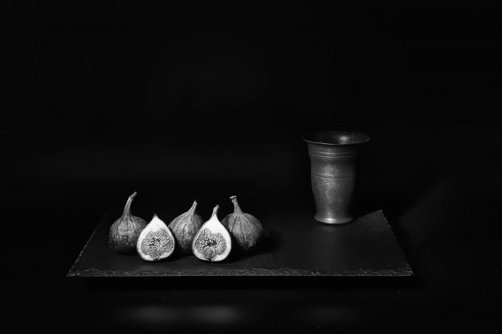 Elegante naturaleza muerta con higos de Saskia Dingemans