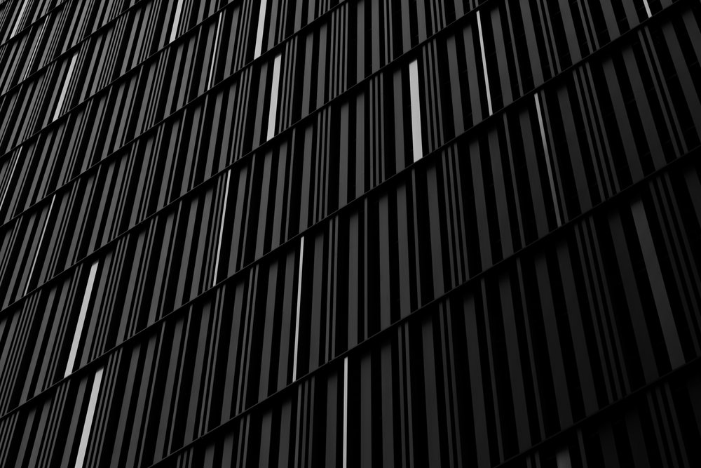 Arquitectura con rayas oscuras de Satoshi Hata