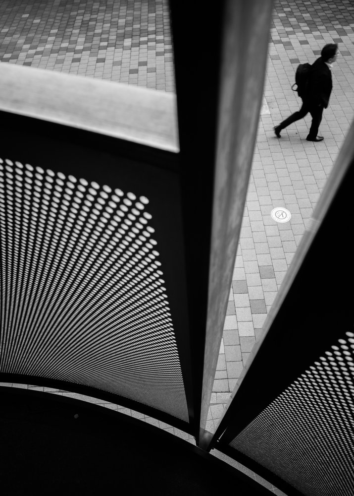 Paseo urbano geométrico de Satoshi Hata