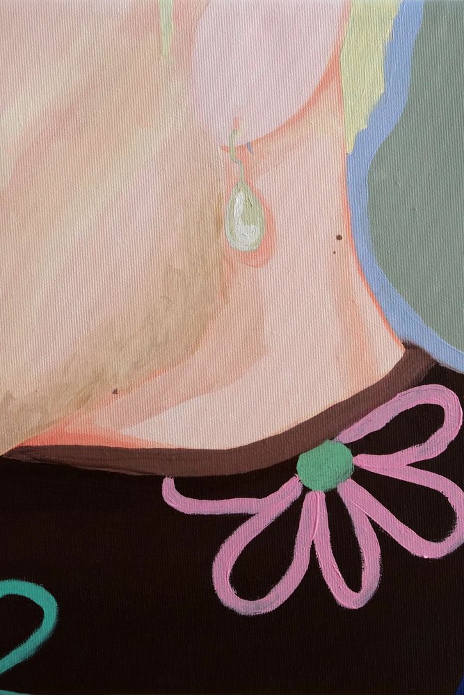 Mujer rubia y flor rosa de Sophia Novosel