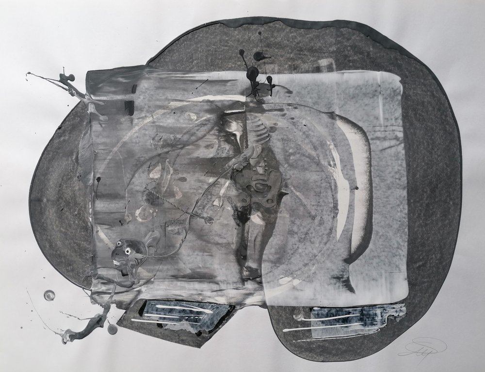 Figura gris abstracta de Stefano Mazzolini