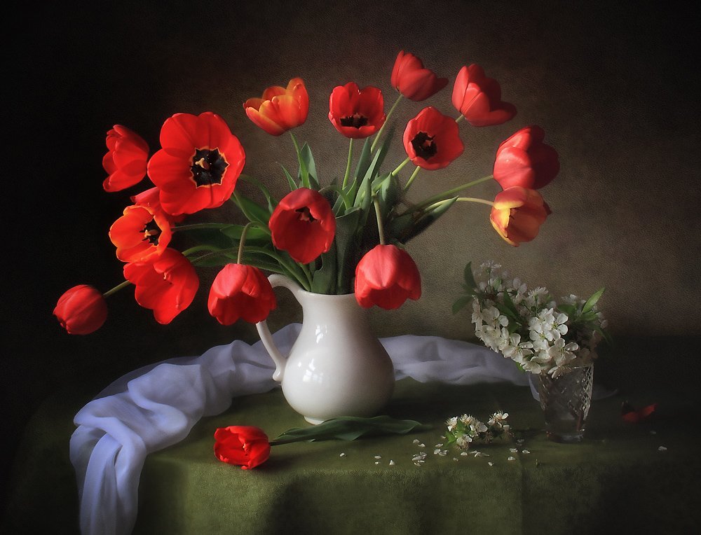 Tulipanes de un rojo intenso de Tatyana Skorokhod