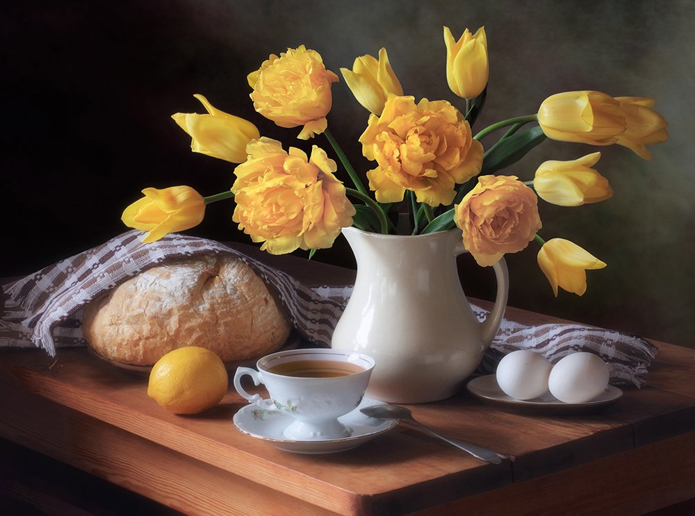 Mesa de desayuno «Tulipanes amarillos» de Tatyana Skorokhod