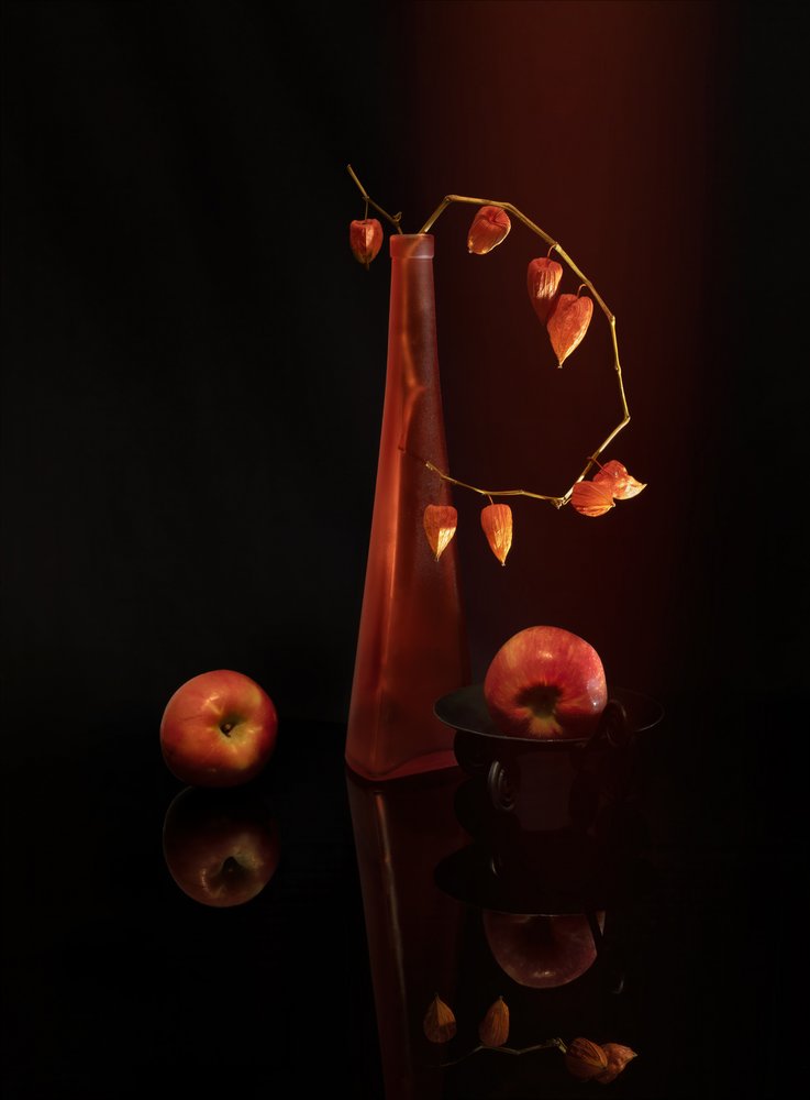 Naturaleza muerta de manzanas llenas de vida de Yi Pan