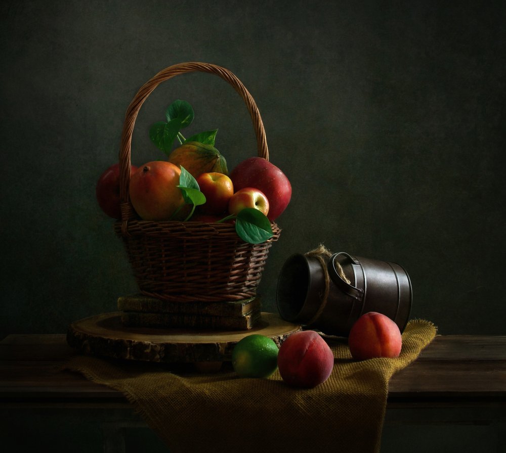Naturaleza muerta con frutas melancólicas de Yinan F.