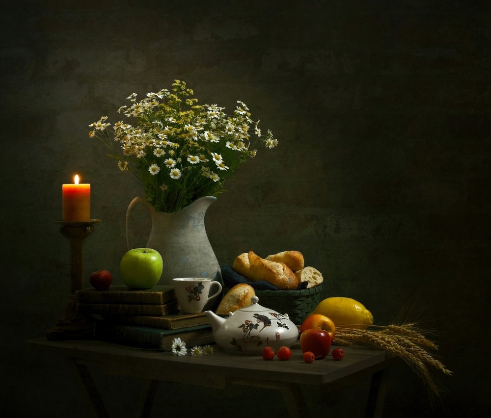 Naturaleza muerta rústica a la luz de las velas de Yinan F.