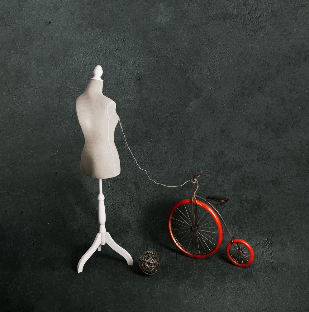 Maniquí «Red Bicycle» de chenyi wang