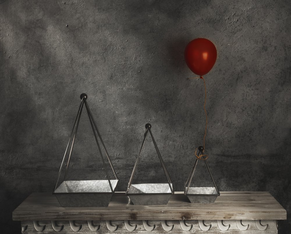 Maceteros geométricos «Red Balloon» de chenyi wang