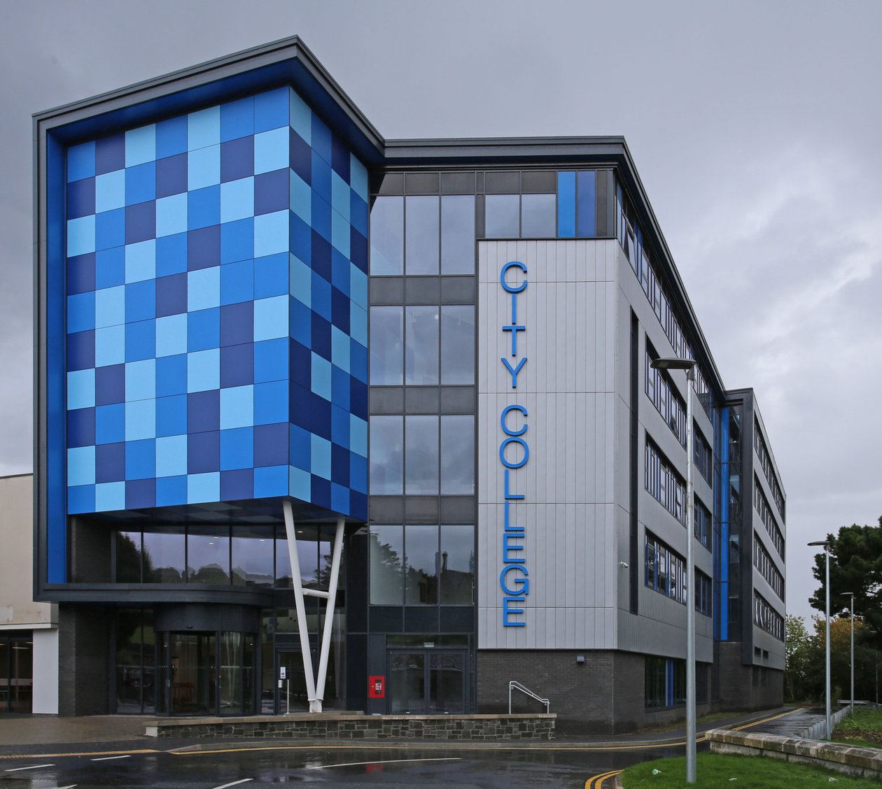 Centro STEM del City College de Plymouth desde Kings Road de Unbekannt Unbekannt
