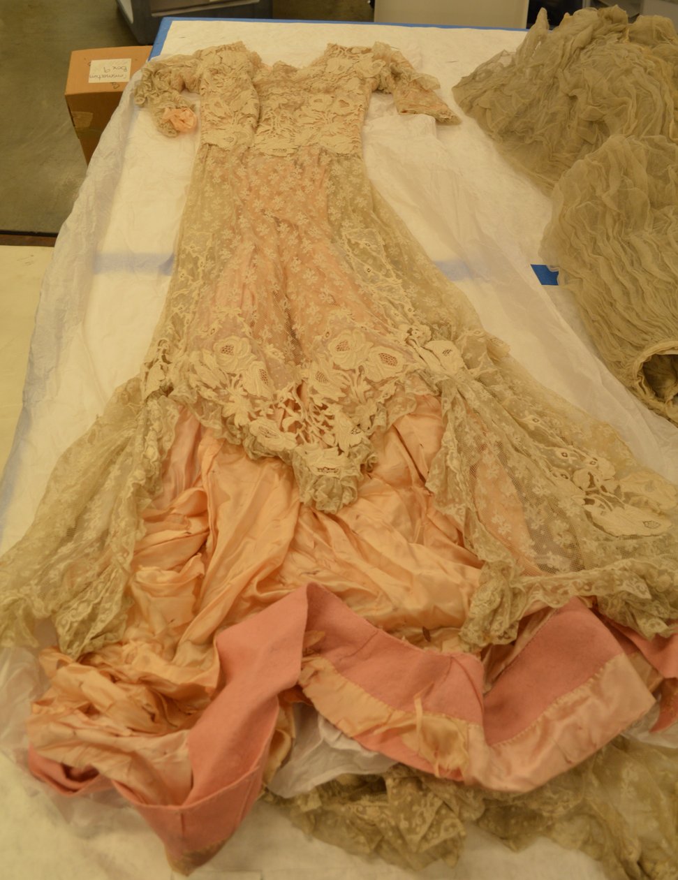 Vestido de encaje comprado en la Exposición Belga en la Feria Mundial de 1904 de Unknown