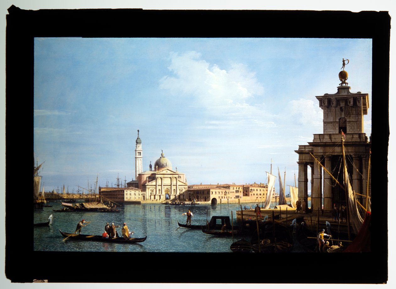 La isla de San Giorgio Maggiore, Venecia, con la Punta della Dogana y numerosas embarcaciones (óleo sobre lienzo) de (1697 1768) Canaletto