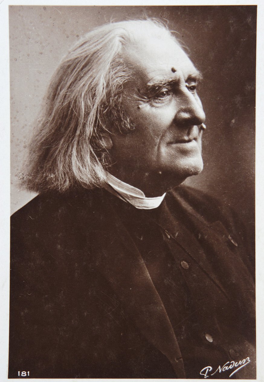 La música. El compositor húngaro Franz Liszt. Foto de P. Nadar, c.1880-85 (foto b/n) de (1820-1910) Nadar