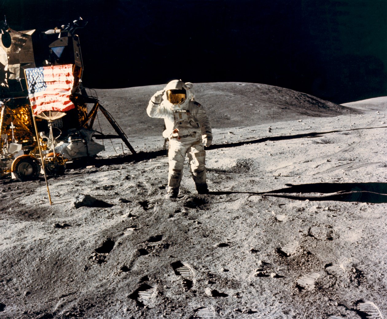 Saludo a la bandera lunar de Unknown