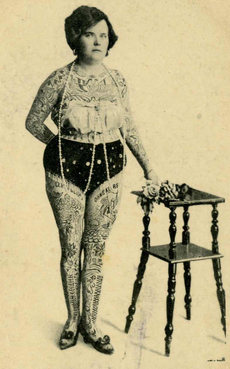 Retrato de Anni Frank, la dama tatuada, c.1910 de Unknown