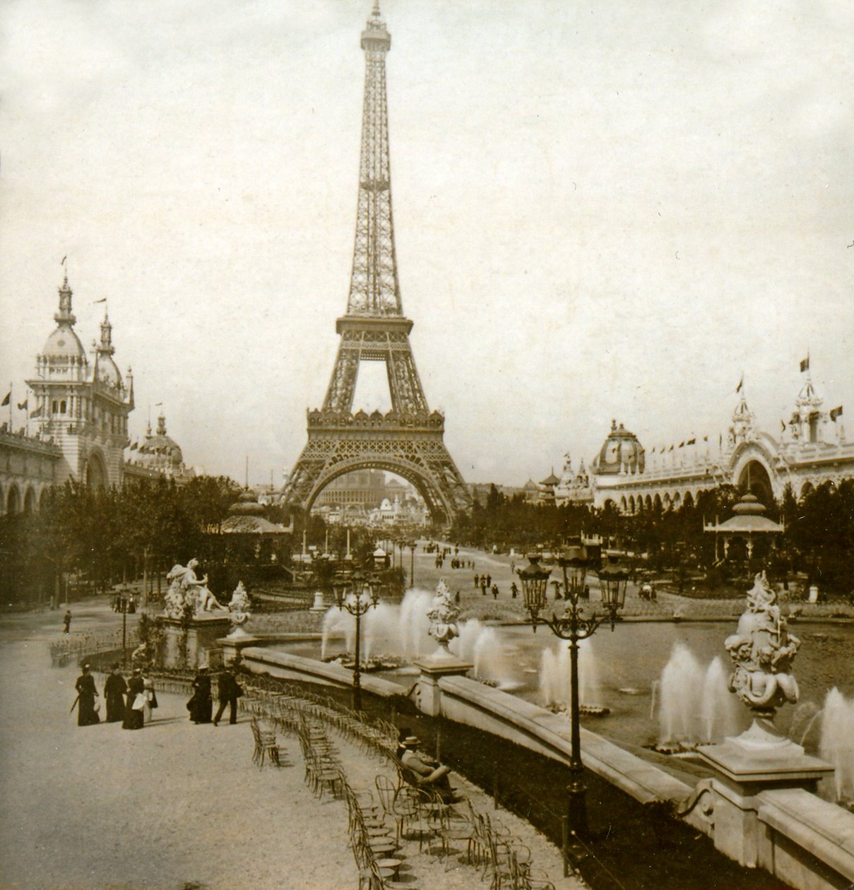 Vista de la Torre Eiffel y Champ de Mars desde el Château d