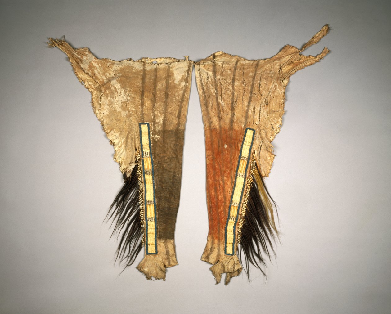 Par de Polainas para Vestimenta de Guerra de Jefe, Sioux, Yantonai, 1801-33 de American School