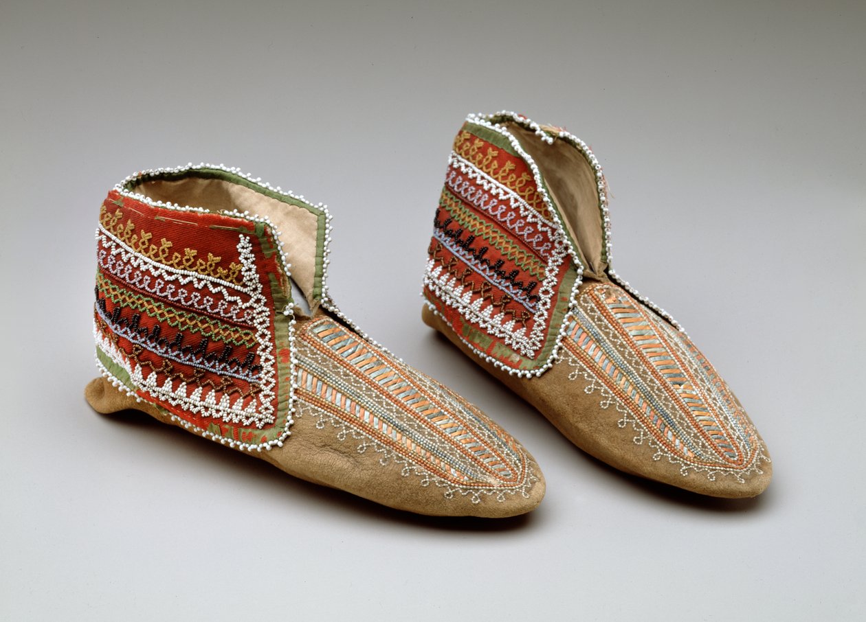 Par de mocasines, Iroquois, c.1830 de American School