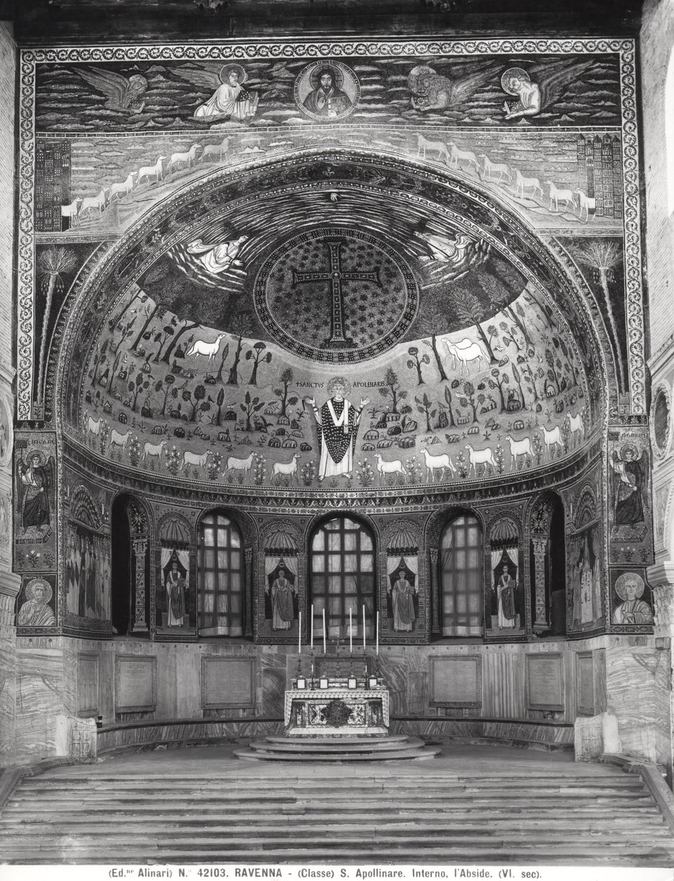 Vista del ábside (mosaico) de Byzantine School