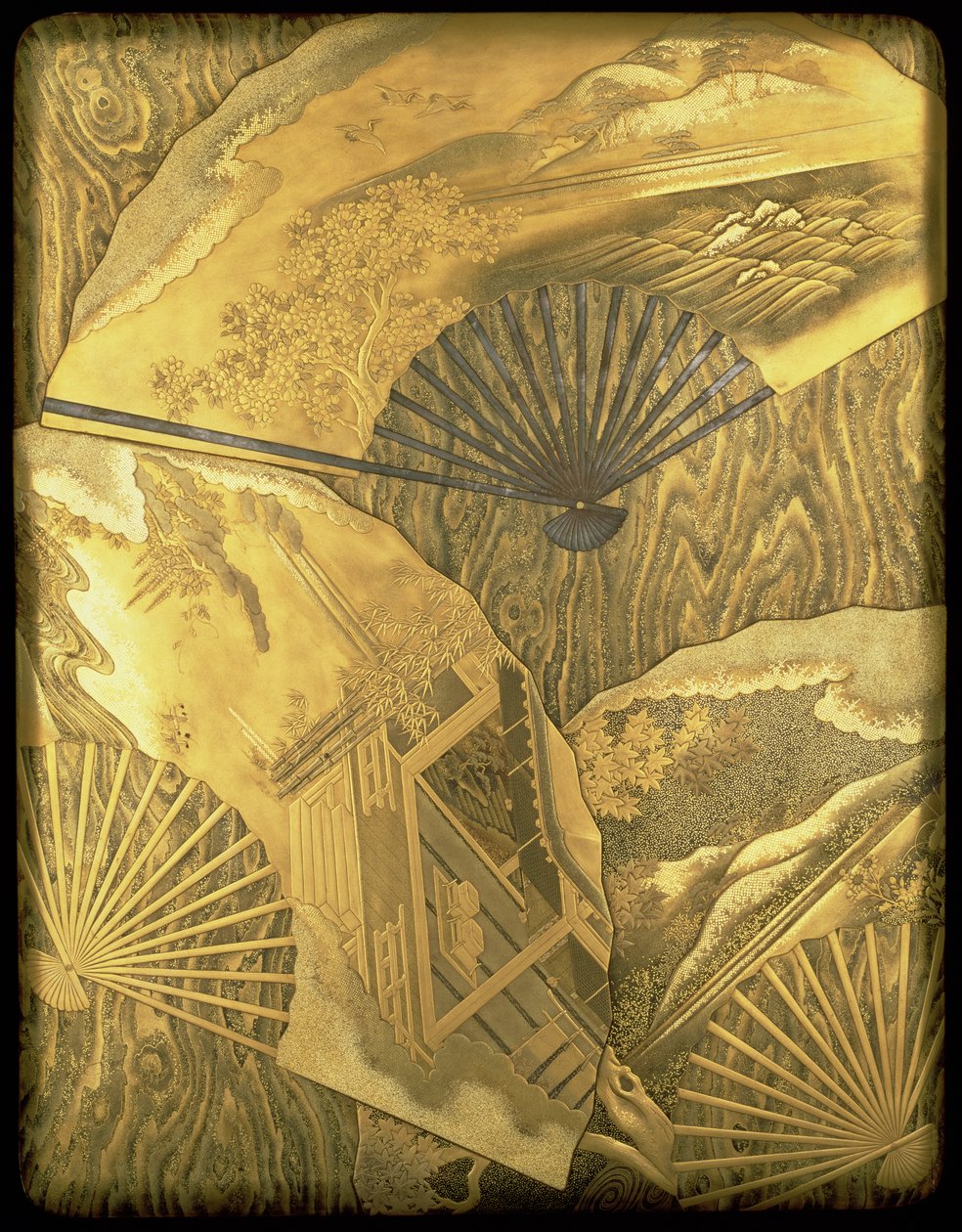 Caja y tapa con decoración de abanico con diseños de paisajes sobre un fondo de grano de madera mokume, presentada al Gojo-in por Matsudaira Dainagon noto no Kami de la provincia de Mino en 1714, dinastía Qing de Chinese School