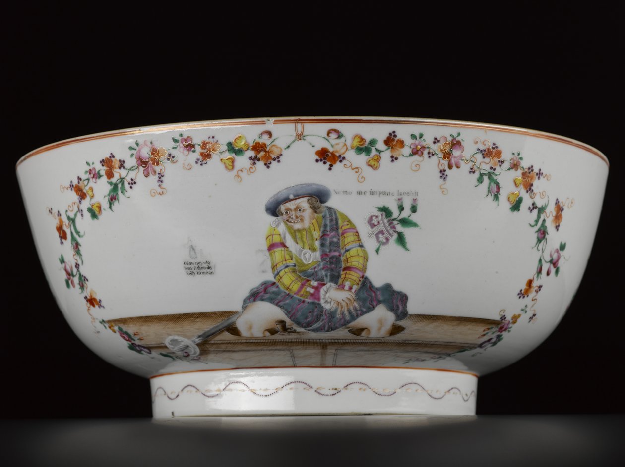 Tazón satírico, que representa una copia de un grabado anti-jacobita, Sauneys Mistake, 1785 de Chinese School