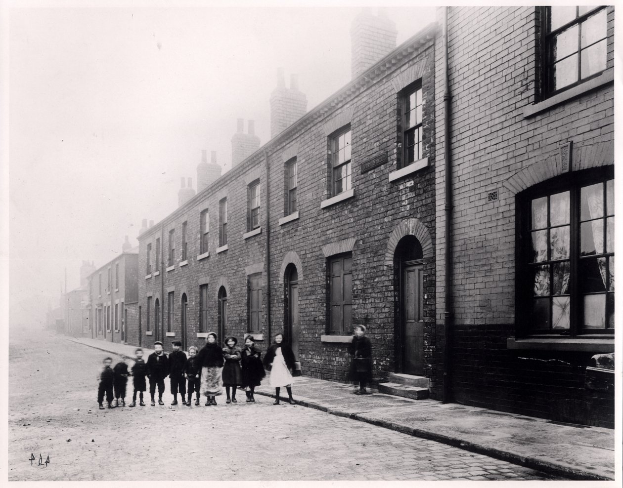 Niños en Ivory Street, Hunslet, Leeds, diciembre de 1901 de English Photographer