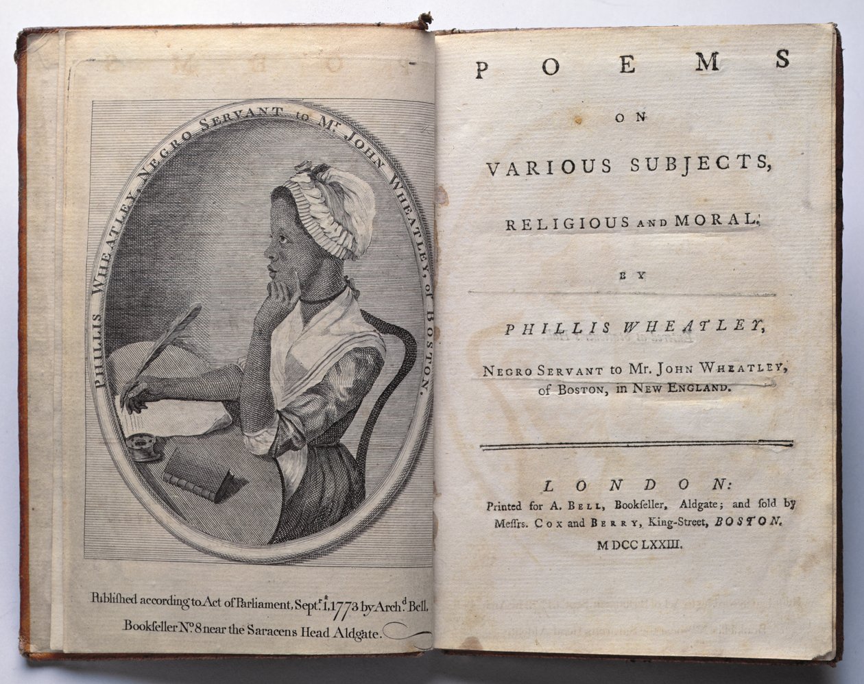 Portada y página de título de Poemas sobre varios temas, religiosos y morales por Phillis Wheatley, publicado por Archibald Bell, Londres, 1773 de English School