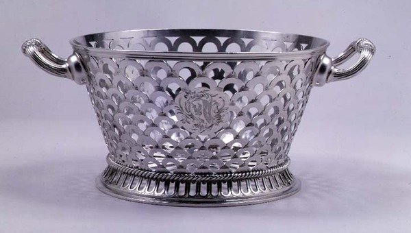 Cesta pequeña por Thomas Folkingham, 1711 de English School