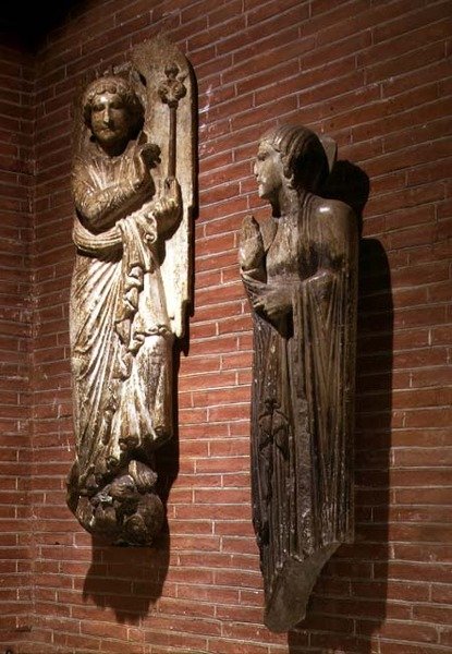 Figuras de la Anunciación, del exterior de St. Sernin, c.1200 de French School