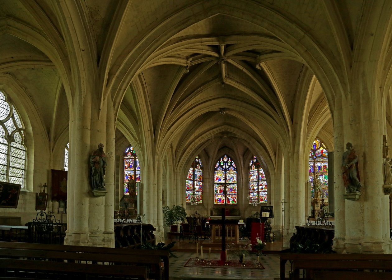 Vista interior de la iglesia de French School
