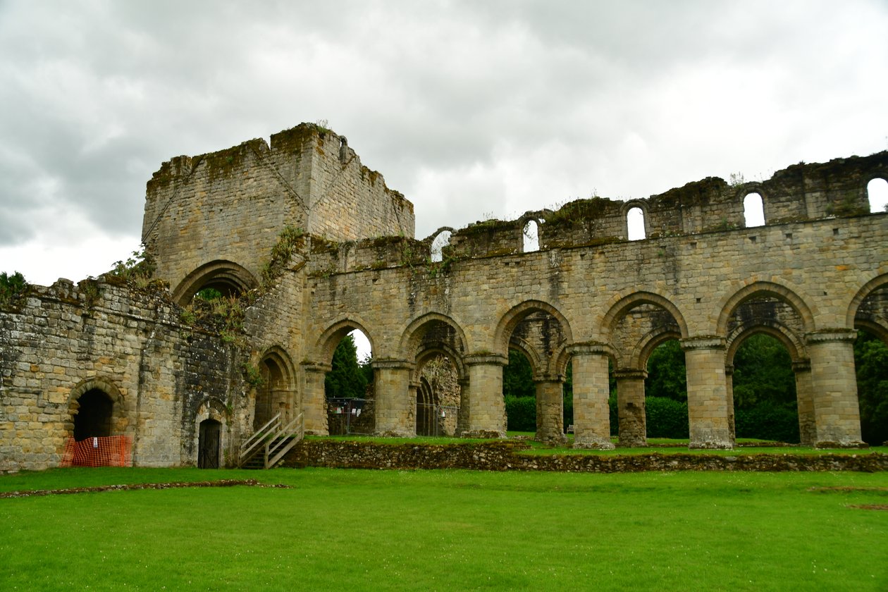 La abadía de Buildwas, un monasterio cisterciense medieval situado en Shropshire, Inglaterra. de Albert Mansour