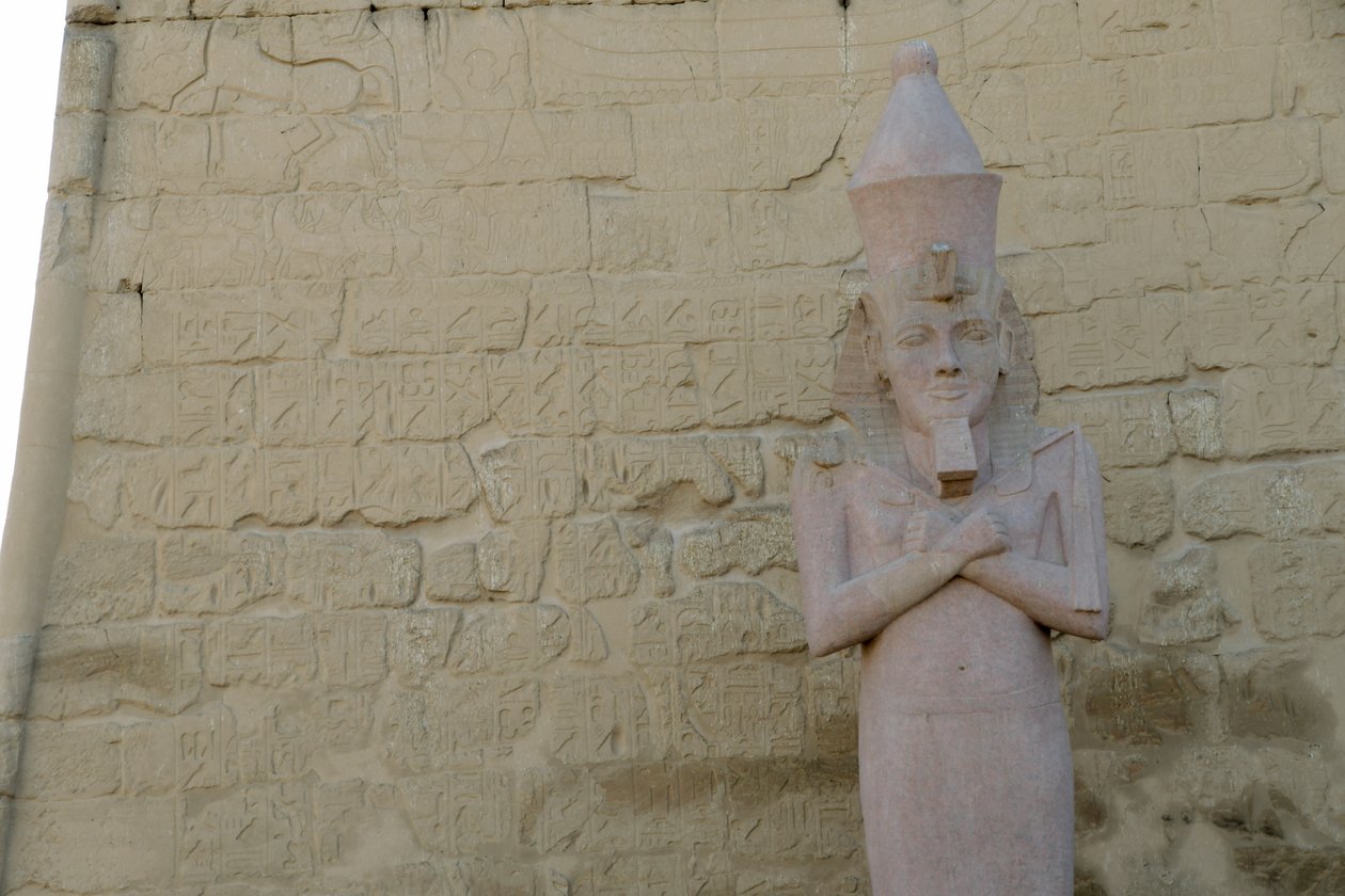El templo de Luxor, arquitectura del Antiguo Egipto en Luxor de Albert Mansour