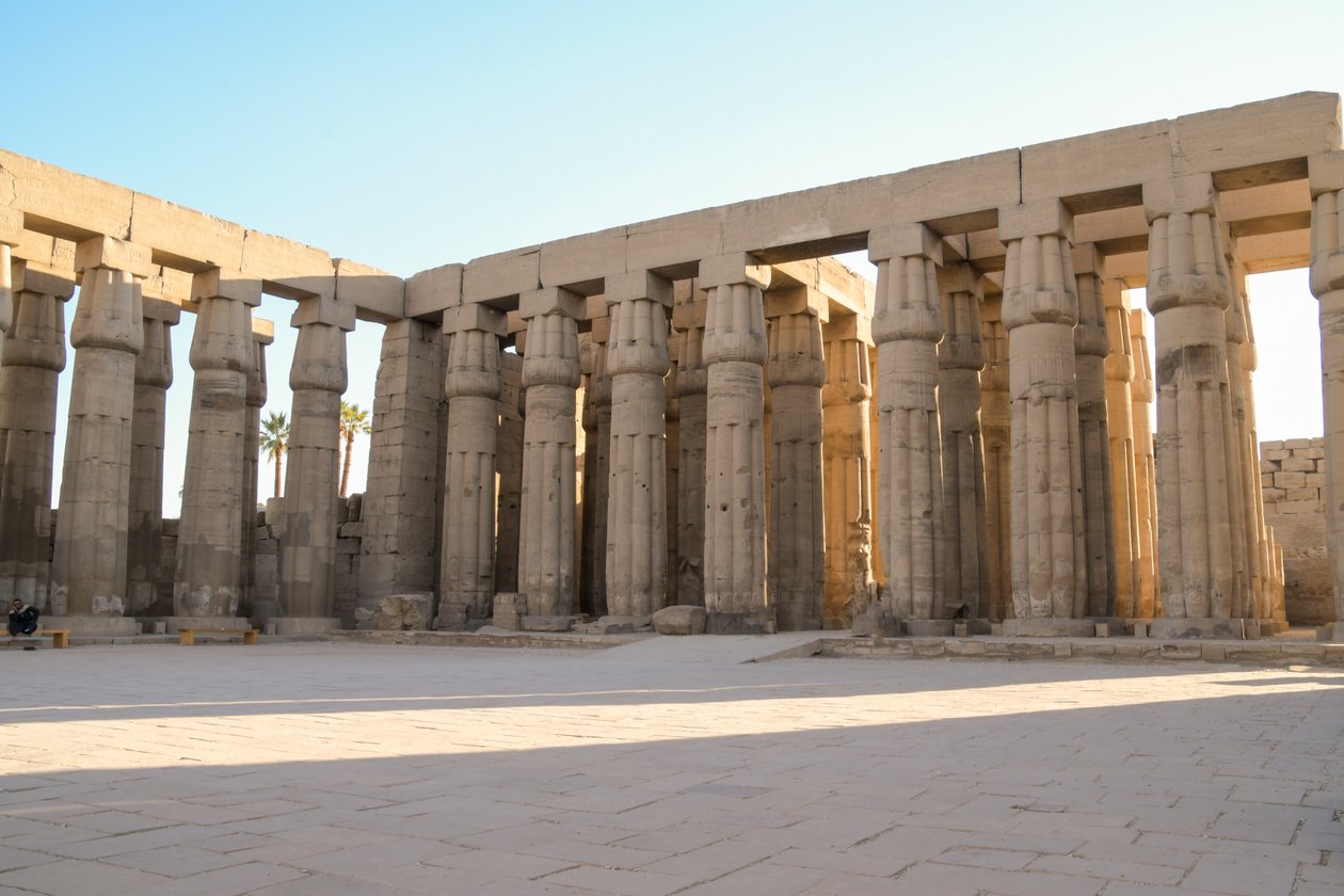 El templo de Luxor, arquitectura del Antiguo Egipto en Luxor de Albert Mansour