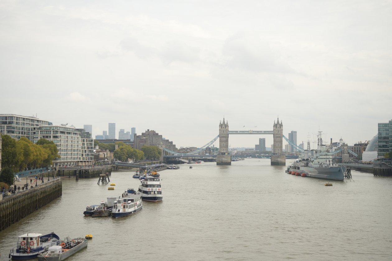 El Puente de Londres sobre el río Támesis, en el corazón de Londres de Albert Mansour