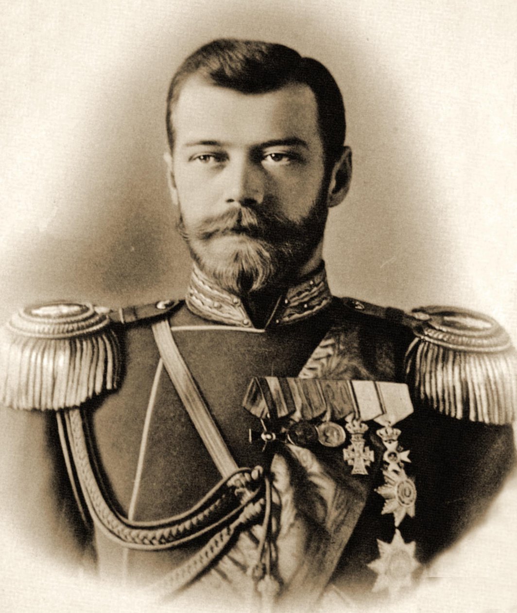 Retrato del Zar Nicolás II (1868-1918) 1898 (foto en blanco y negro) de A. Pasetti Photo Studio