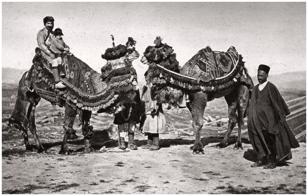 Peregrinos con sus camellos en camino a Karbala, Irak, 1925 de A. Kerim