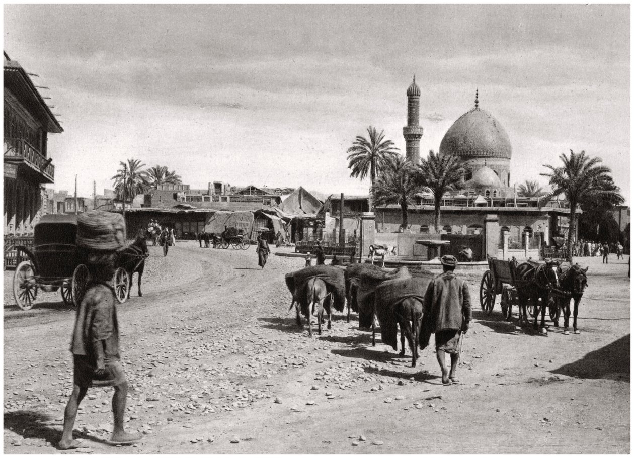 Vista de una calle desde la Puerta Norte, Bagdad, Irak, 1925 de A. Kerim