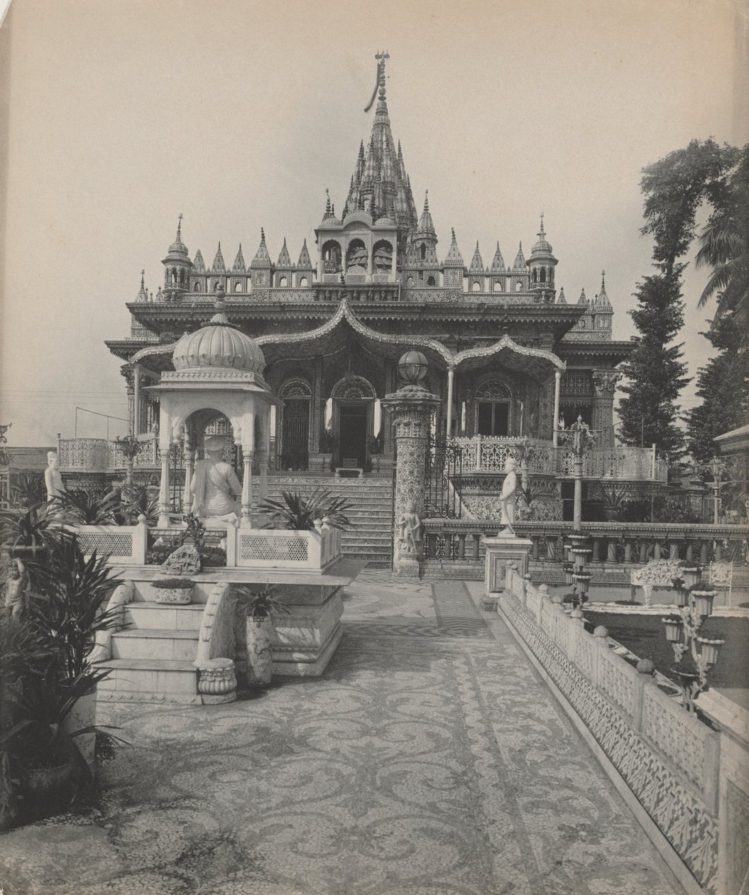Pareshnath, Templo Jain, Calcuta, c. 1890s de A. W. A. Plâté Studio