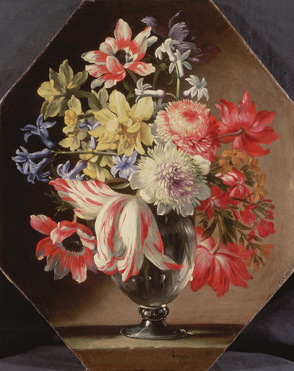 Un jarrón de vidrio con flores en un borde de piedra con tulipanes, crisantemos, rosas y campanillas de Abraham Brueghel
