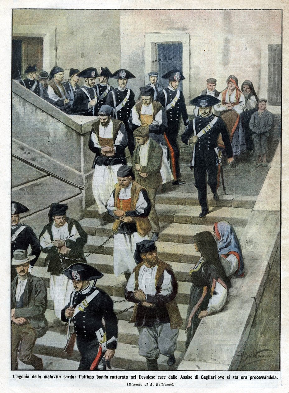 La última banda de malhechores sardos cuando salen del Tribunal de Asís en Cagliari donde se lleva a cabo el juicio. Ilustración de Beltrame. La Domenica del Corriere. 07/1913. de Achille Beltrame