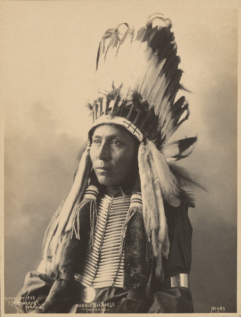 [Hubble Caballo Grande, del Pueblo Tsistsistas] de Adolph F. Muhr