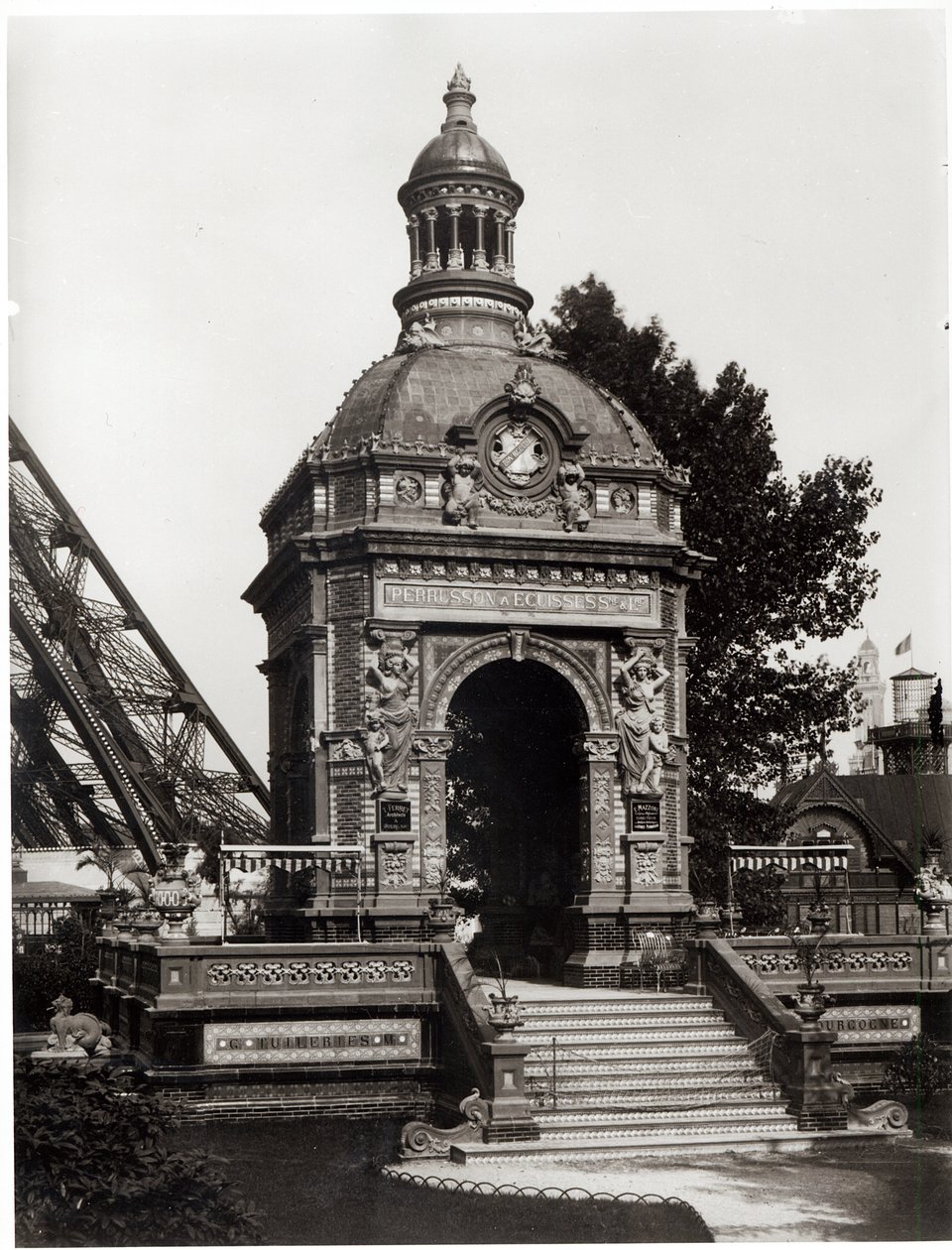 El pabellón Perrusson en la Exposición Universal de 1889 en París de Adolphe Giraudon