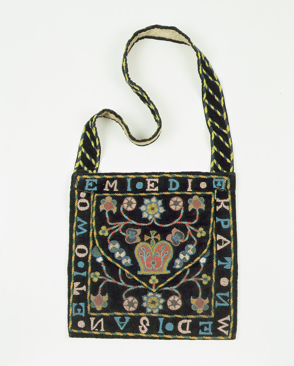 Bolsa con cuentas, finales del siglo XIX, Nigeria de African