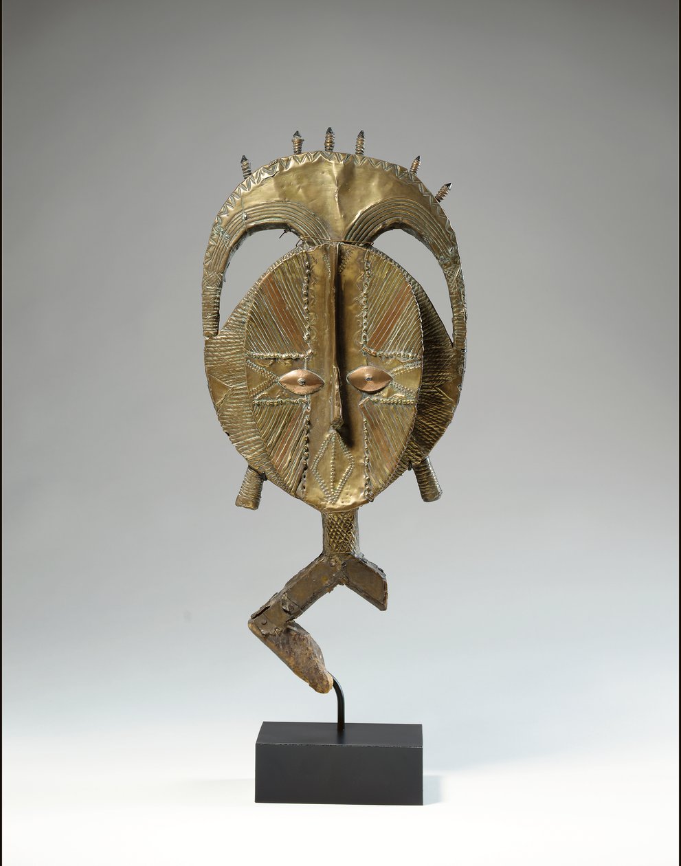 Mbulu Ngulu, una figura reliquiaria Kota de African School