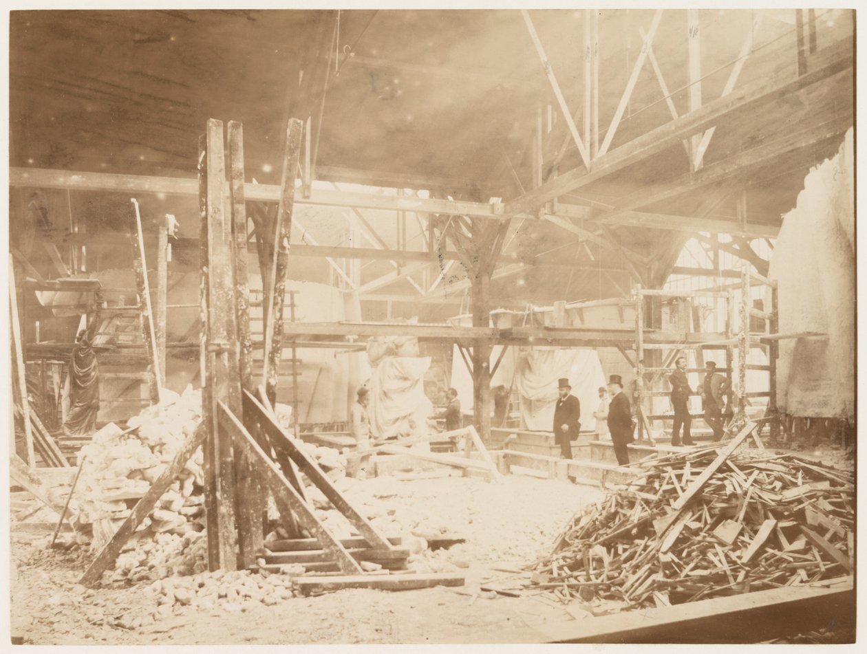 Taller de Bartholdi, con modelos de la Estatua de la Libertad en el fondo, París, 1883 de Albert Fernique